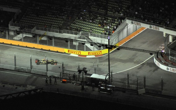 Singapore Grand Prix: yellow walls